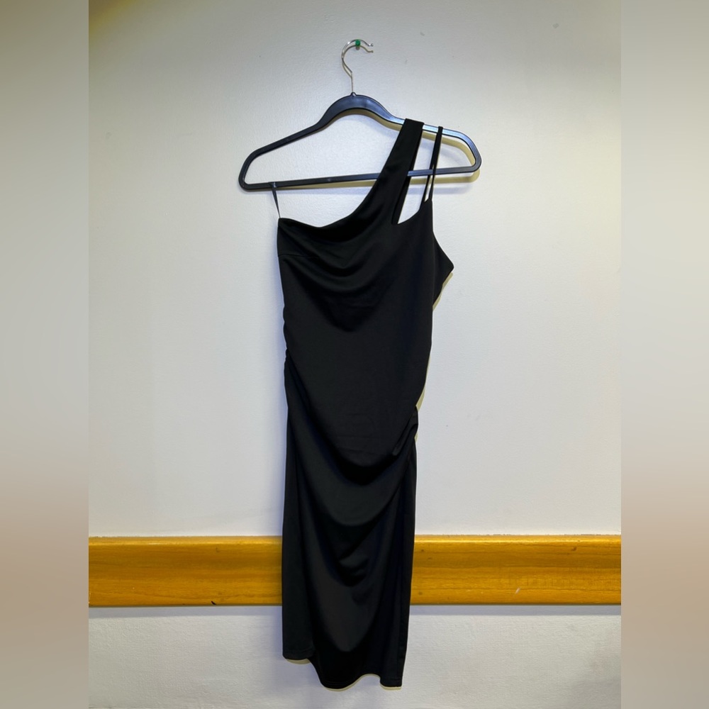 Dresses (size M) - Picture 8 of 9